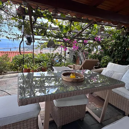 Casa Flores - Privater Terrasse Mit Whirlpool Funchal (Madeira)